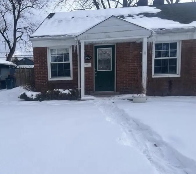 1977 Princeton RD, Berkley City, MI 48072