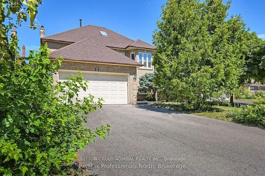 8 Elmsley DR, Richmond Hill, ON L4C 8N1