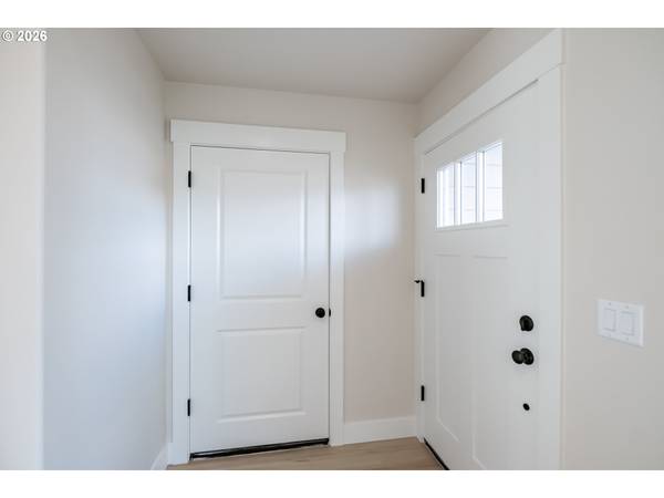 4410 KNOTTY PINE CT, Sweet Home, OR 97386