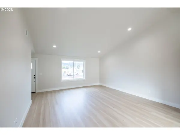 4410 KNOTTY PINE CT, Sweet Home, OR 97386