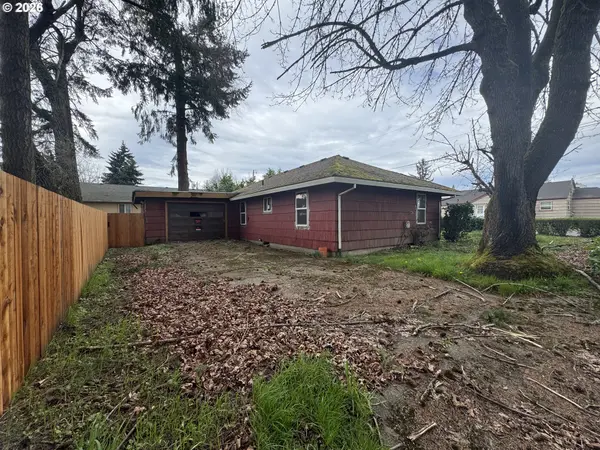 211 SHERMAN ST, Amity, OR 97101