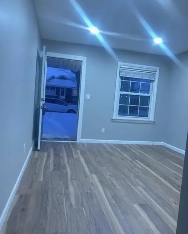 1977 Princeton RD, Berkley City, MI 48072