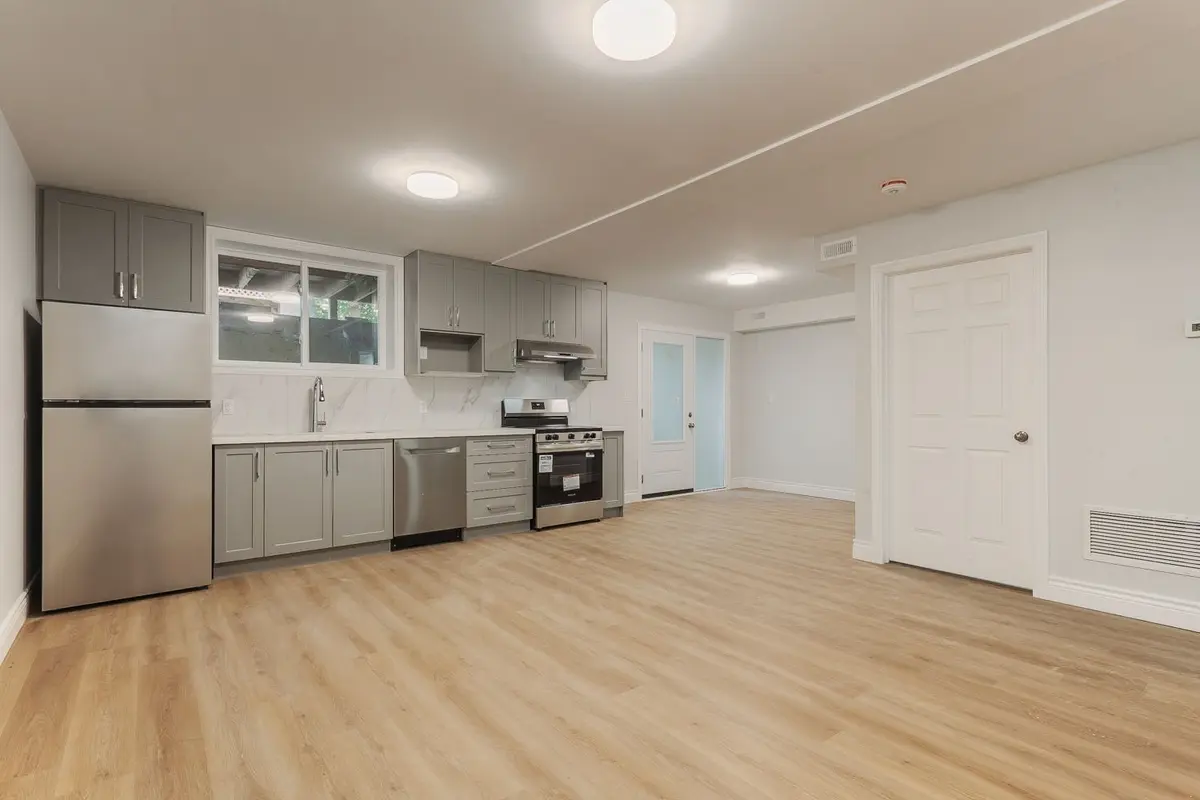 459 Palmerston BLVD #Lower, Toronto C01, ON M6G 2N9