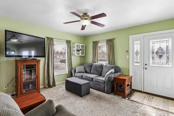 628 36th ST NE, Cedar Rapids, IA 52402