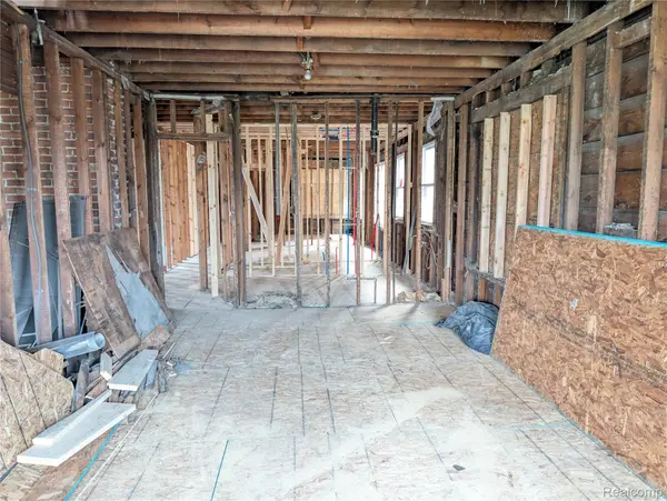 2547 ELMHURST ST, Detroit, MI 48206