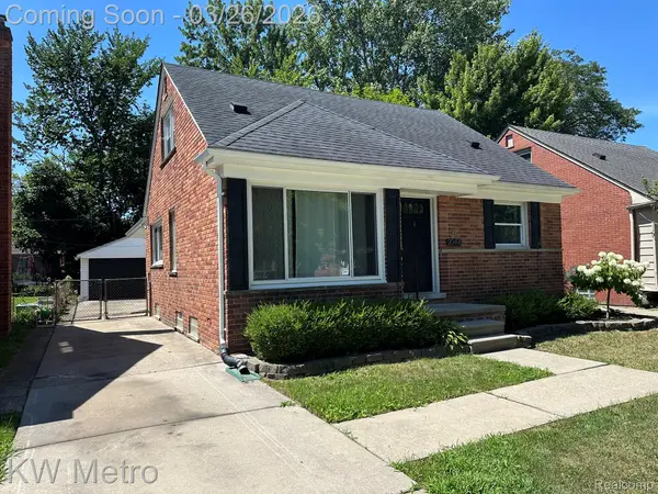 20498 Country Club DR, Harper Woods, MI 48225