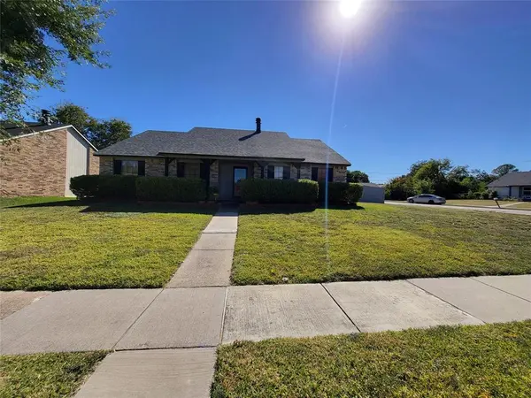 2922 Centennial Drive, Garland, TX 75042