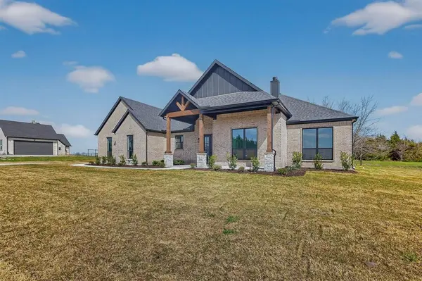 4961 County Road 1098, Celeste, TX 75423