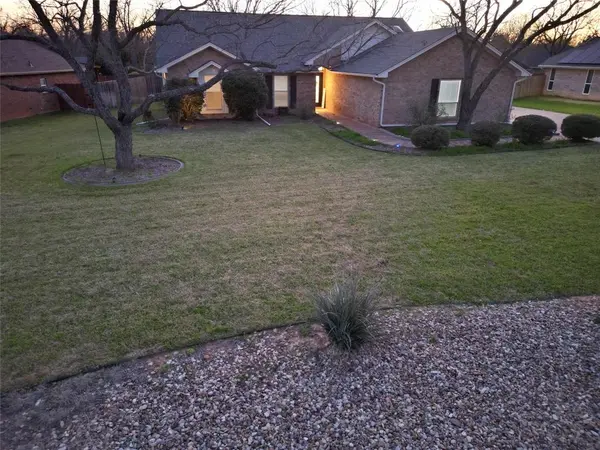 8906 Pleasant Hill Drive, Granbury, TX 76049