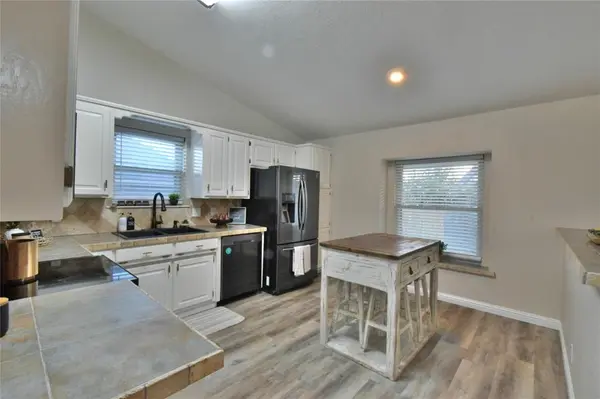 8906 Pleasant Hill Drive, Granbury, TX 76049