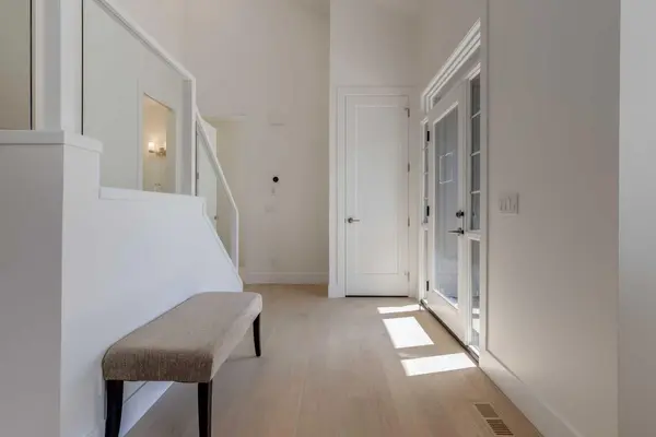 90 Treeline GDNS SW, Calgary, AB T2Y 0W6