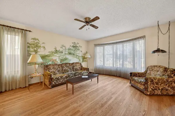 455 24 AVE NE, Calgary, AB T2E 1X2