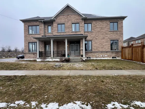 2 Littlewood DR, Whitby, ON L1P 0H4