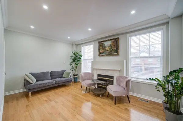 37 Willowfield Mews, Toronto E04, ON M1R 5S1