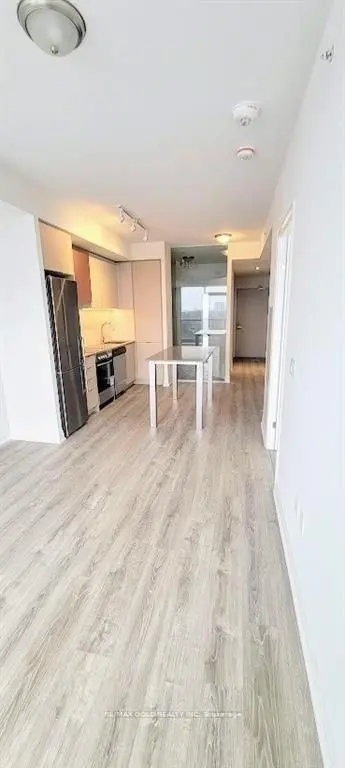 10 Gibbs RD #1011, Toronto W08, ON M9B 0E2