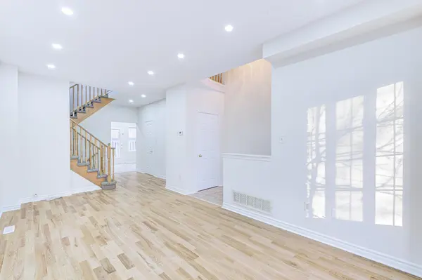 6 Beachsurf RD, Brampton, ON L6R 2M1