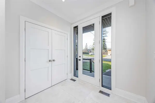 55 Muir AVE, Toronto W05, ON M9L 1H5