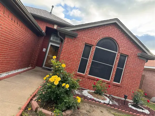 804 Stafford Station Drive, Saginaw, TX 76131