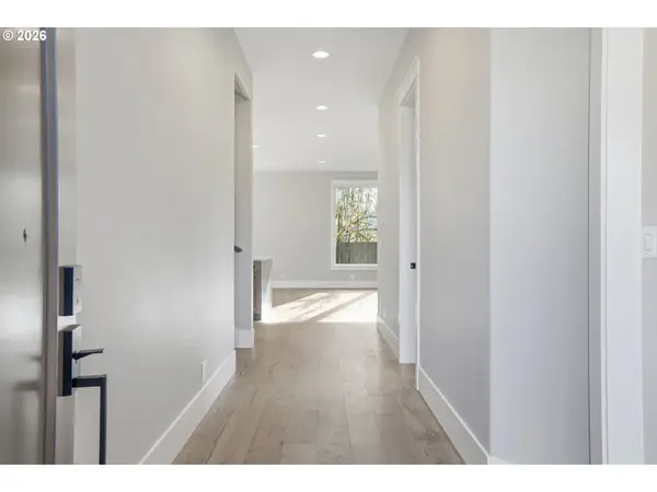 16221 NE 180th ST, Brush Prairie, WA 98606