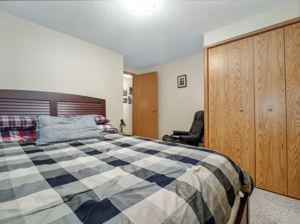 2909 30 AVE S, Lethbridge, AB T1K 6S7