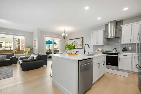 238 Arbour Lake VW NW, Calgary, AB T3G 0H3