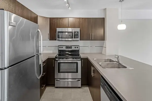 2300 Evanston SQ NW #304, Calgary, AB T3P 0G8