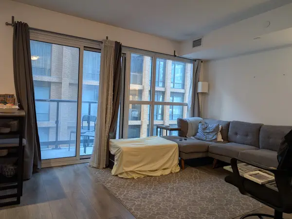 87 Peter ST #915, Toronto C01, ON M5V 0P1