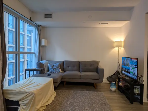 87 Peter ST #915, Toronto C01, ON M5V 0P1