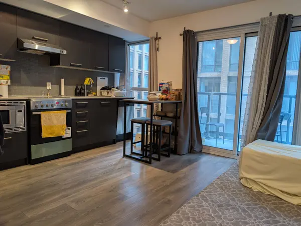 87 Peter ST #915, Toronto C01, ON M5V 0P1