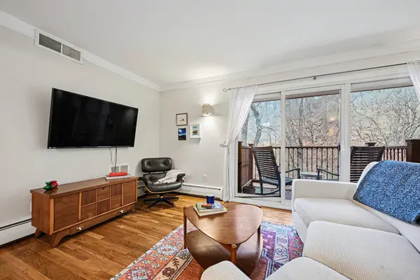 1245 Island DR #202, Ann Arbor, MI 48105