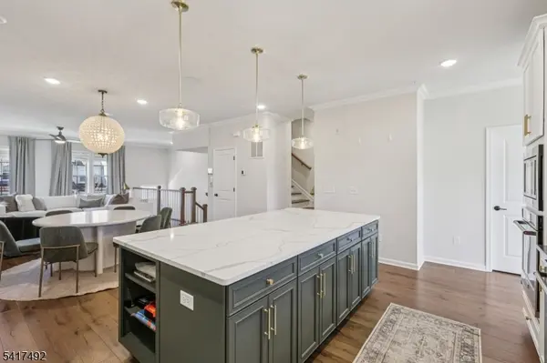 21 Dahlia Dr, Warren Twp., NJ 07059