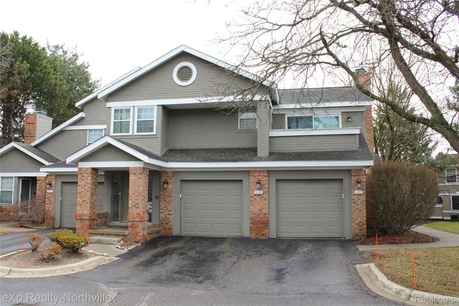 6651 Hearthside CT #1, West Bloomfield Charter Township, MI 48322