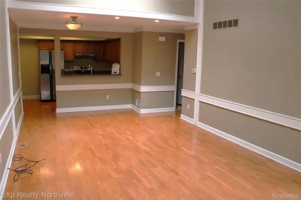 6651 Hearthside CT #1, West Bloomfield Charter Township, MI 48322