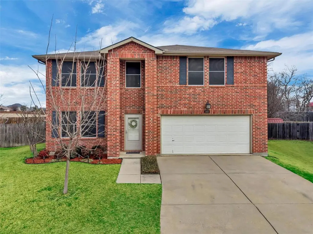 1989 Lariat Drive, Fort Worth, TX 76247