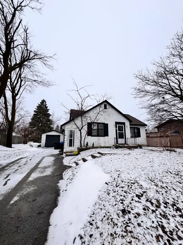 34 Cundles RD E, Barrie, ON L4M 2Z5