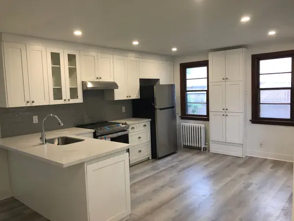 34 Cundles RD E, Barrie, ON L4M 2Z5