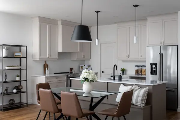 325 Harvest LN, Thames Centre, ON N0L 1G2