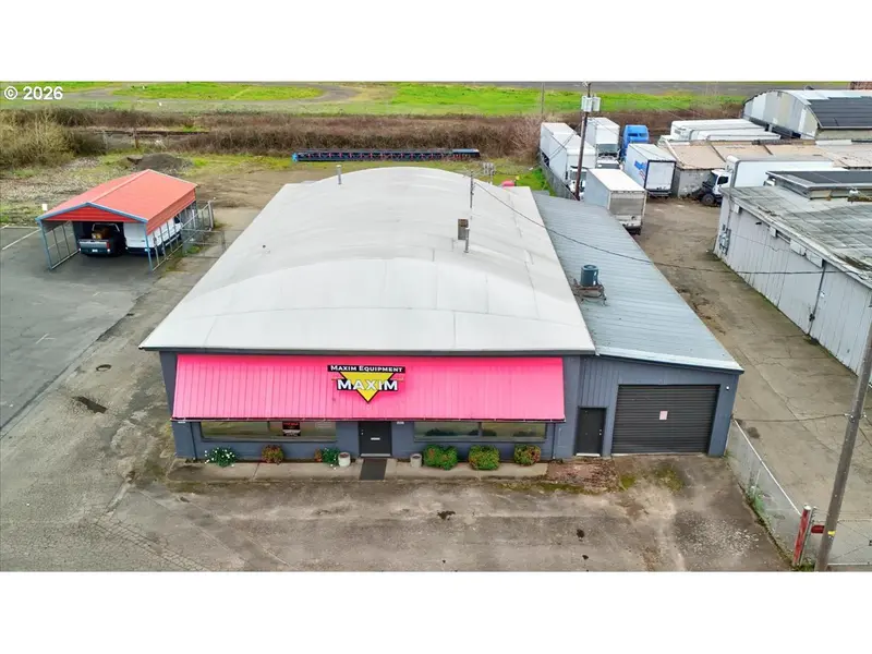 890 N MAIN ST, Independence, OR 97351