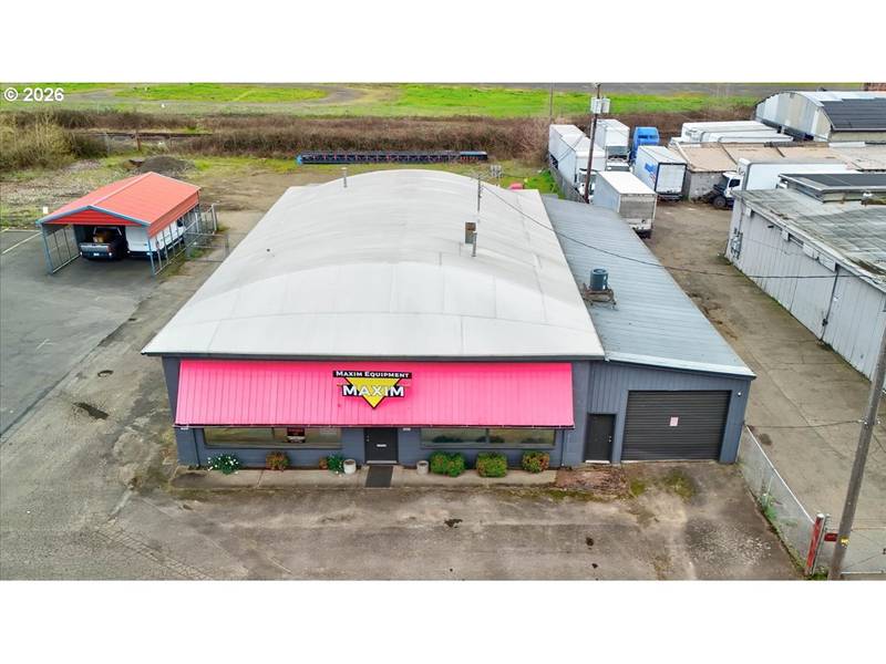 890 N MAIN ST, Independence, OR 97351