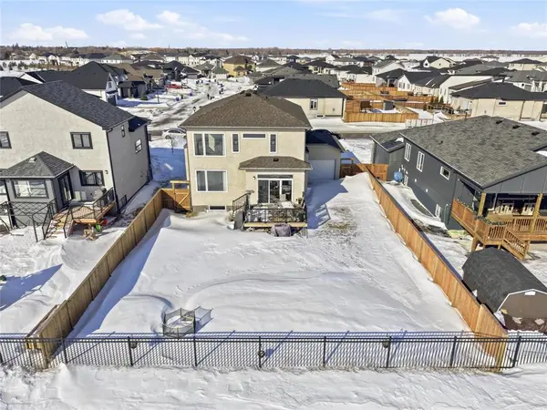 13 Chimney Swift WAY, St Adolphe, MB R5A 0B6