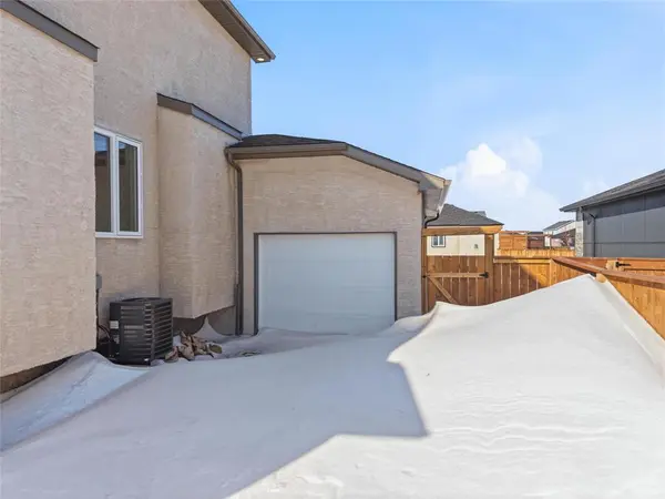 13 Chimney Swift WAY, St Adolphe, MB R5A 0B6