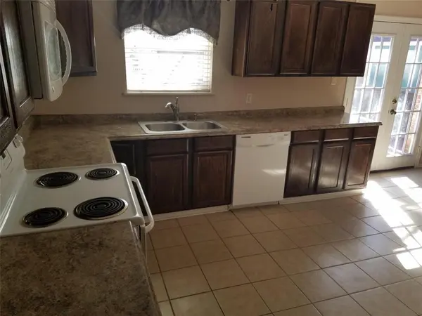 9025 Lone Oak Drive, Shreveport, LA 71118