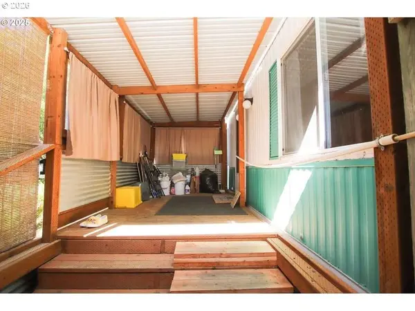 1600 RHODODENDRON DR #214, Florence, OR 97439