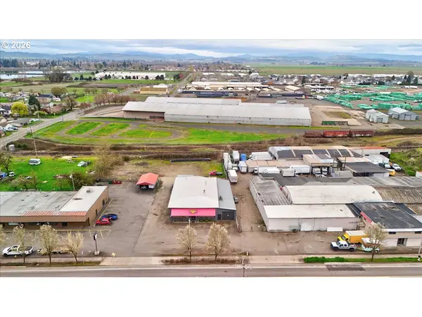 890 N MAIN ST, Independence, OR 97351