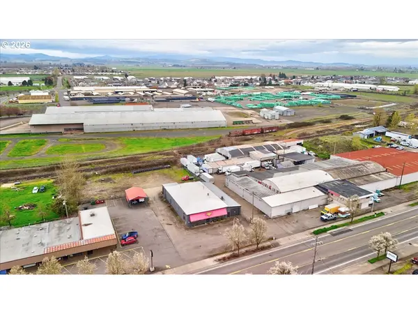 890 N MAIN ST, Independence, OR 97351