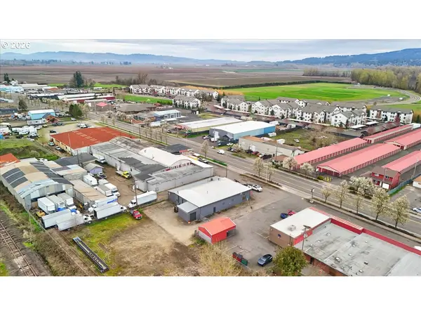 890 N MAIN ST, Independence, OR 97351