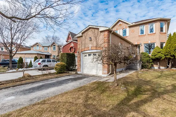 33 Pantages CT, Brampton, ON L6S 5B7