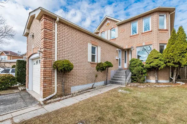 33 Pantages CT, Brampton, ON L6S 5B7