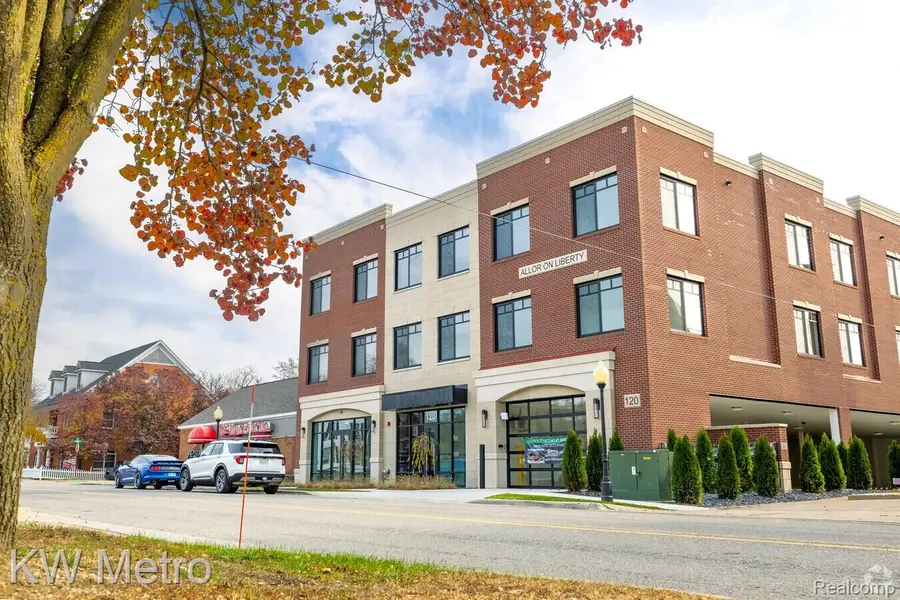 120 E Liberty ST #302, Milfordvillage_oakland, MI 48381