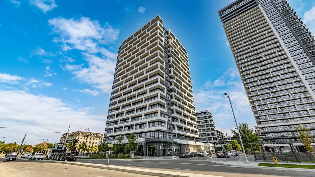 38 Water Walk DR #515, Markham, ON L3R 6M8
